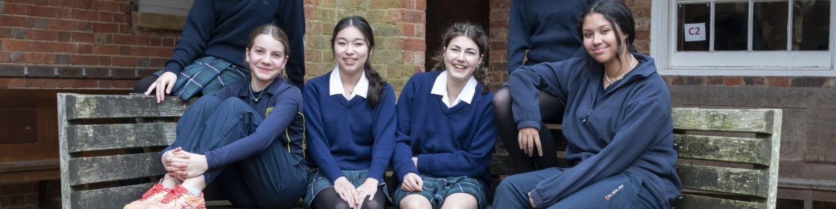 estudiantes internados británicos